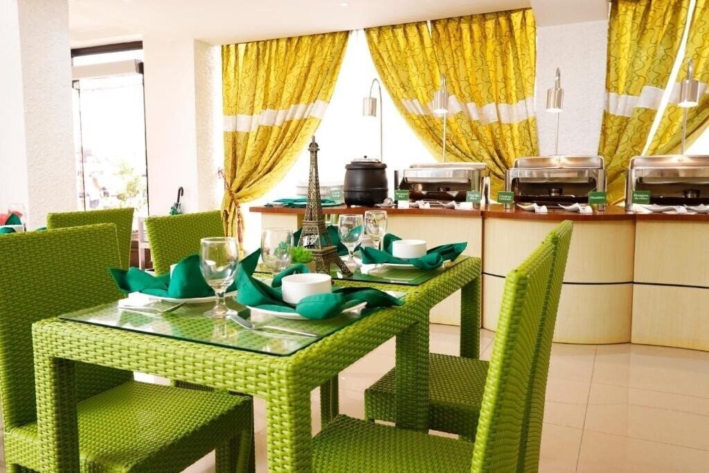 Imaginea Eurotel Las Pinas 3*