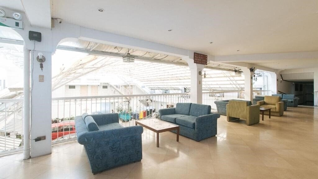 Imaginea Garden Plaza Hotel 3*