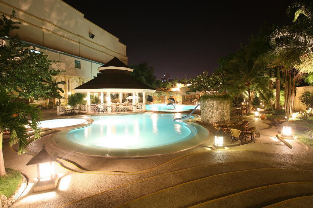 Hotel Waterfront Cebu City Hotel & Casino 4*