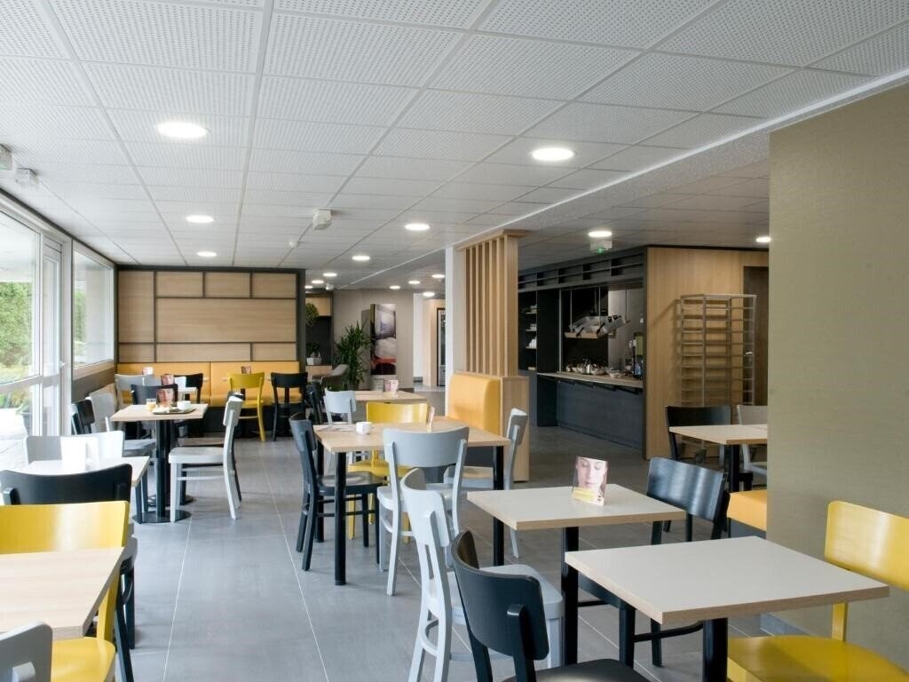 Imaginea B&B Hotel Saint Quentin 2*