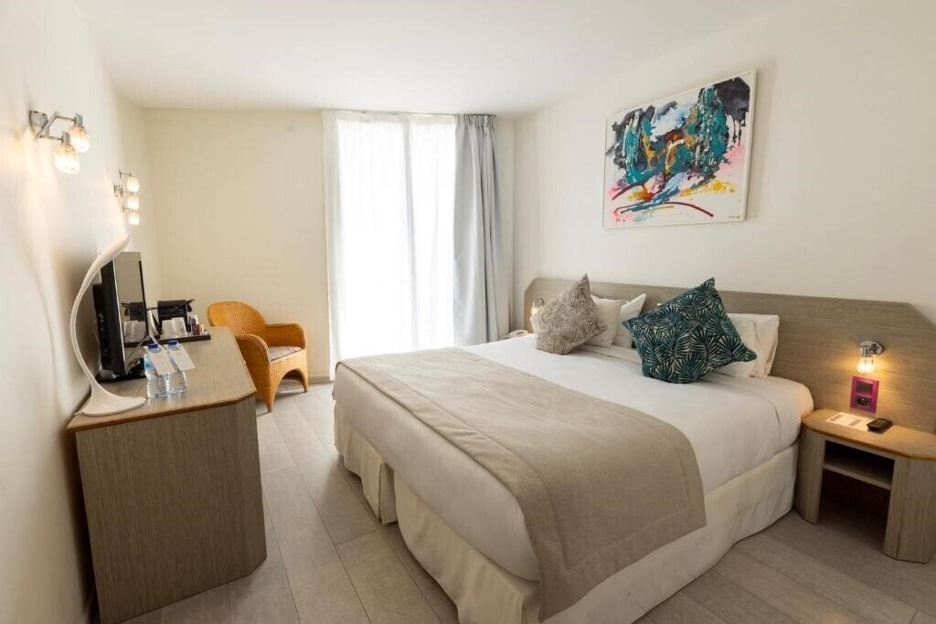 Imaginea Hotel Cristal 4*