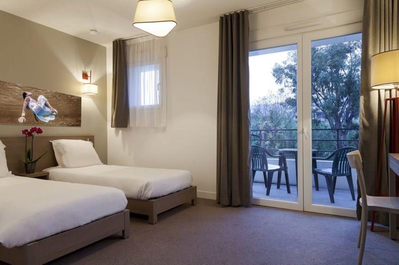 Фотография Comfort Aparthotel Cannes Mandelieu (ex. Comfort Suites Cannes Mandelieu, Park & Suites Village Cannes Mandelieu) 3*