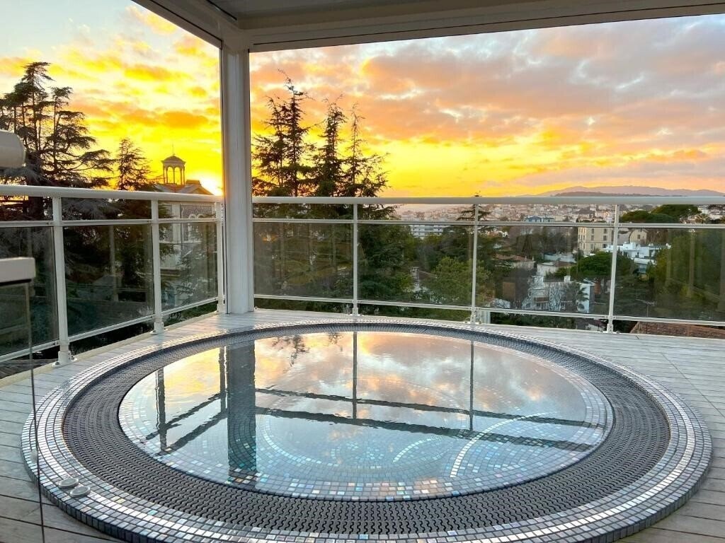 Отель La Bastide De Loliveraie 4*