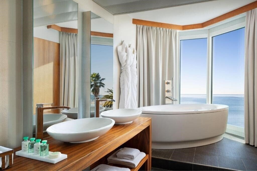 Фотография JW Marriott Cannes (ex. Palais Stephanie) 5*