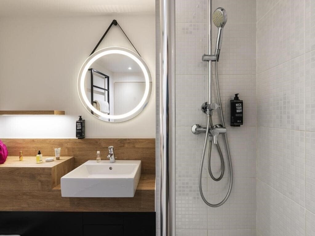 Фото Campanile Lyon Sud Oullins 3*