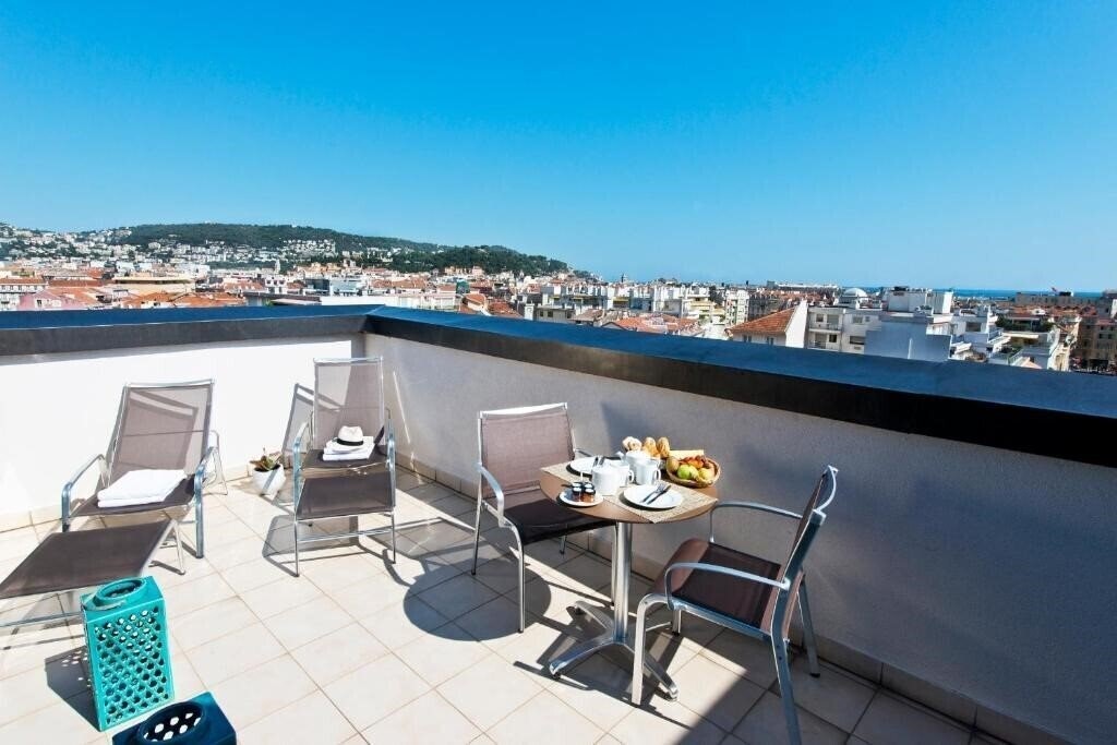 Imaginea Holiday Inn Nice 4*