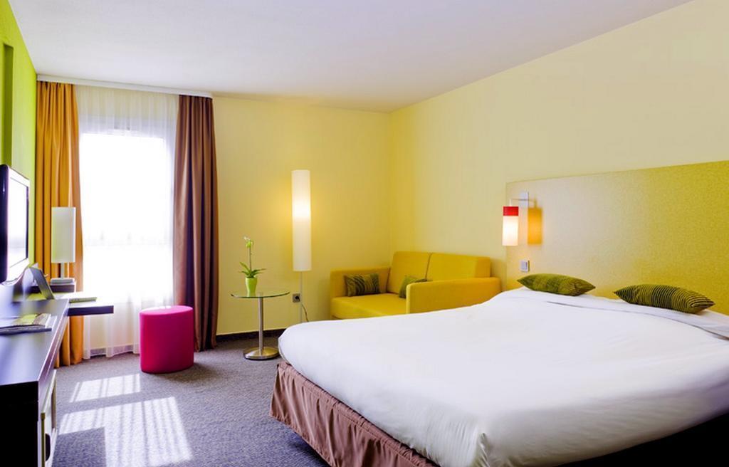 Hotel Ibis Styles Nice Vieux Port 3*