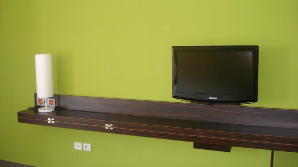 Imaginea Ibis Styles Nice Vieux Port 3*