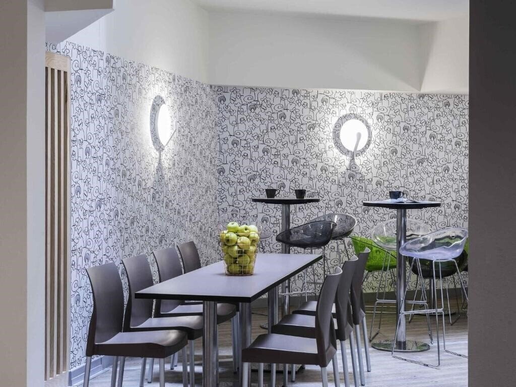 Imaginea Ibis Styles Nice Vieux Port (ex. Ibis Styles Nice Centre Port, All Seasons Nice Vieux Port) 3*