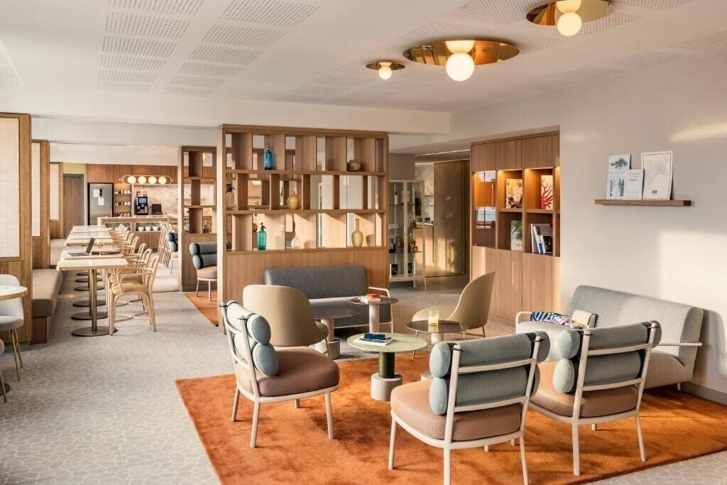 Hotel Okko Hotels Nice Aeroport 4*