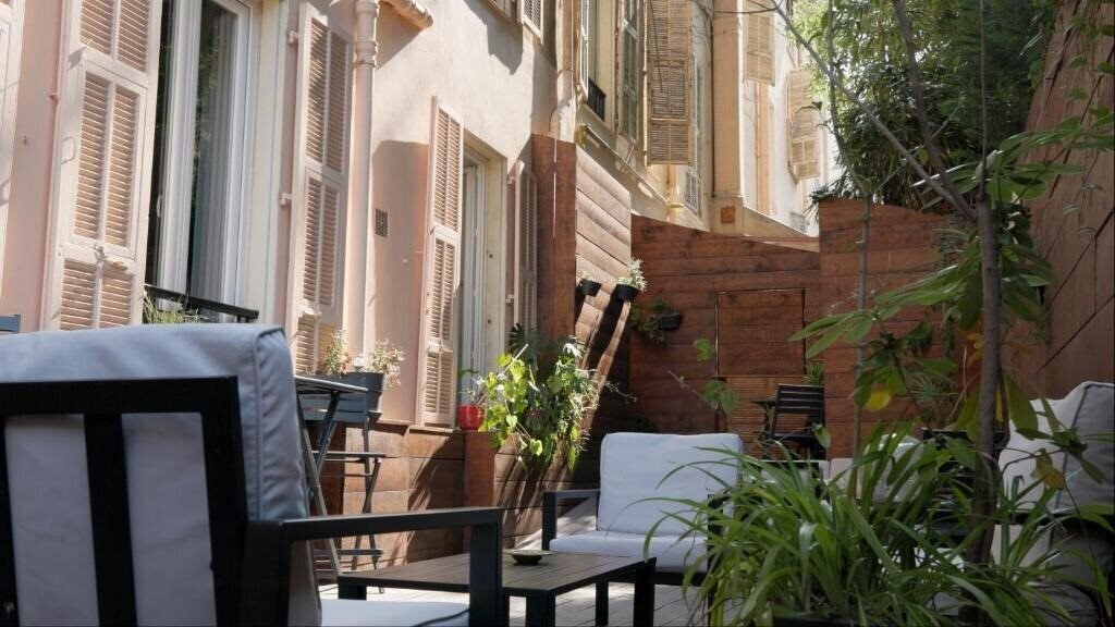 Hotel Busby 3*