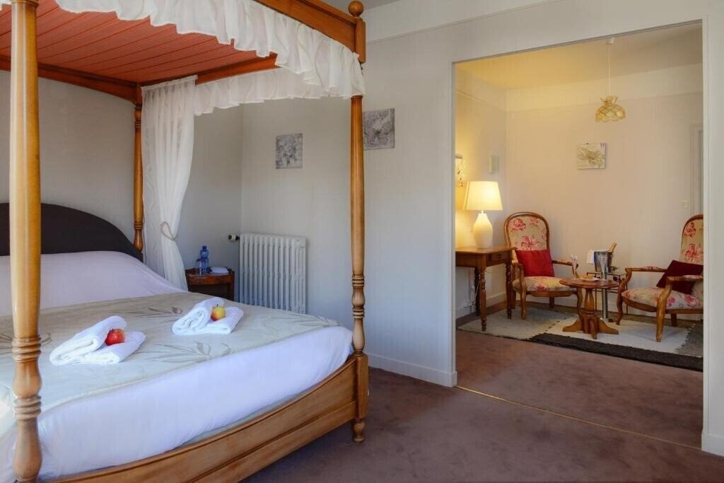 Hotel Logis Hotel du Dauphin (ex. Hotel le Dauphin) 3*