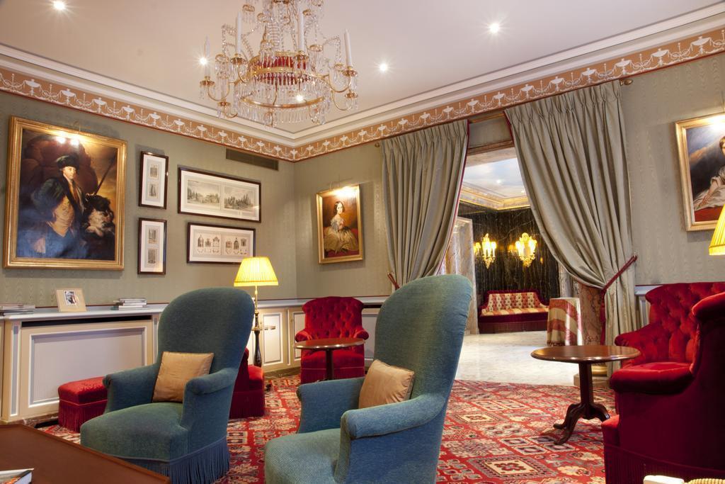 Фотография Victoria Palace 4*