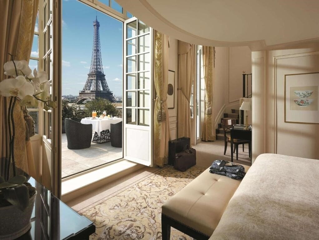 Отель Shangri-La Hotel Paris 5*