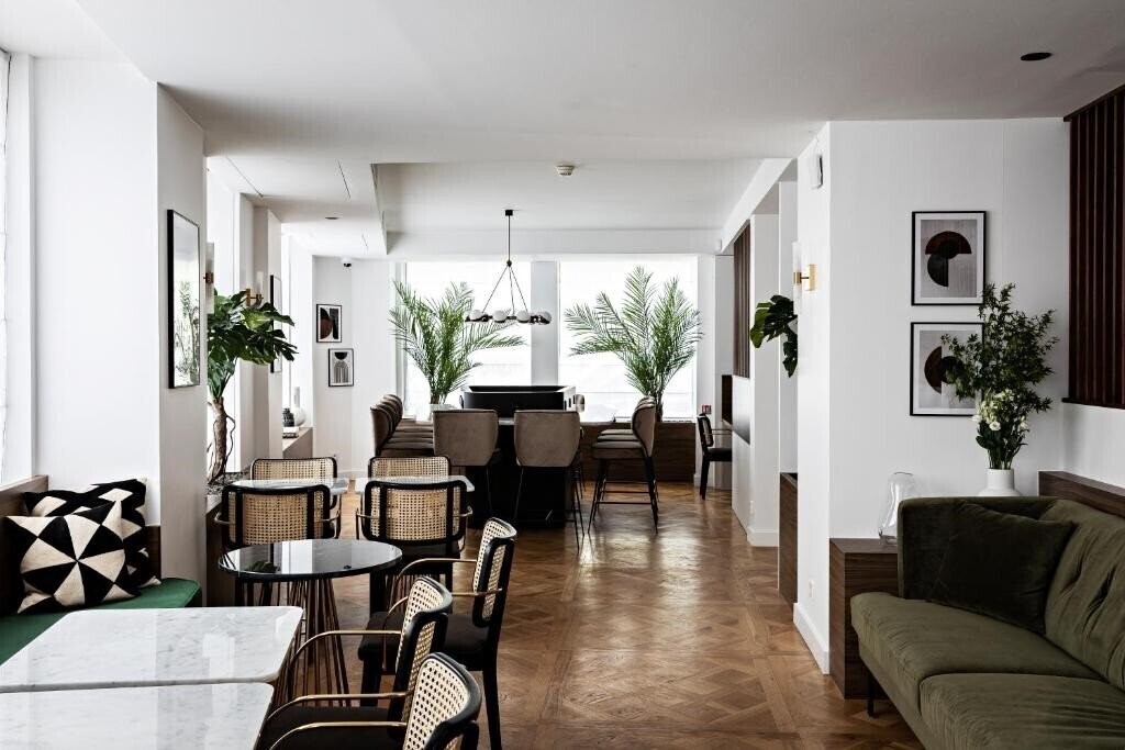 Hotel Holiday Inn Paris Elysees 4*