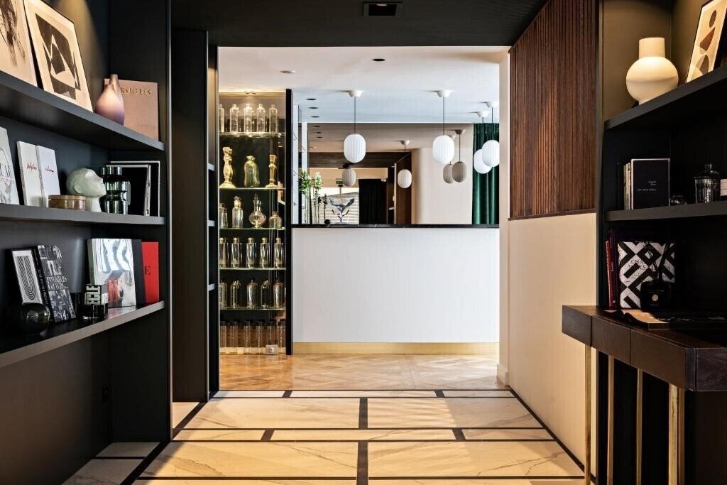 Imaginea Holiday Inn Paris Elysees 4*