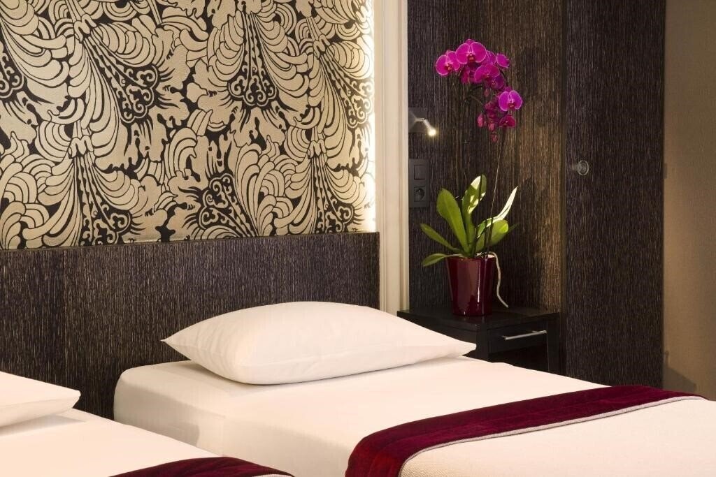 Фото CENTRAL (ex. Central Hotel Paris) 2*
