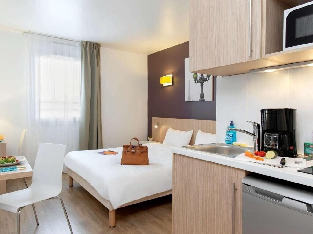 Отель Adagio Access Paris Clichy 3*