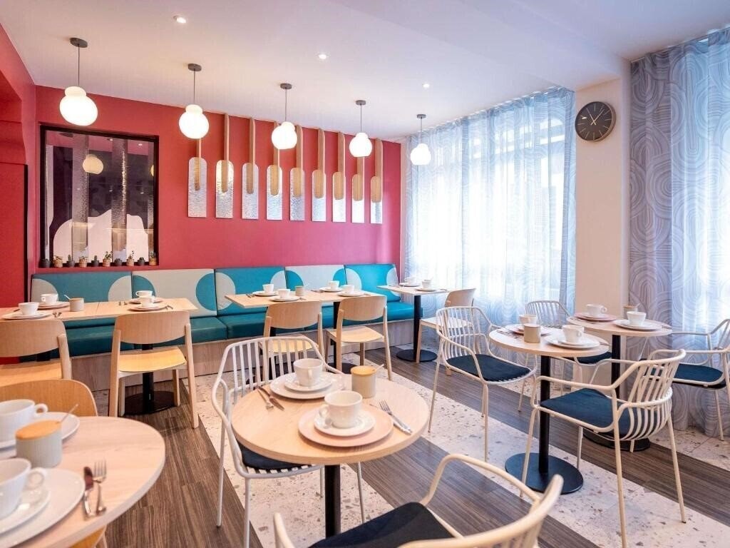 Fotografii Modern Montmartre 2*