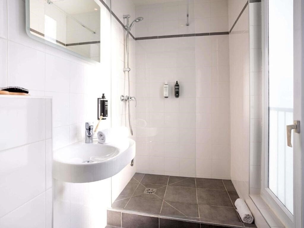 Imaginea Modern Montmartre 2*