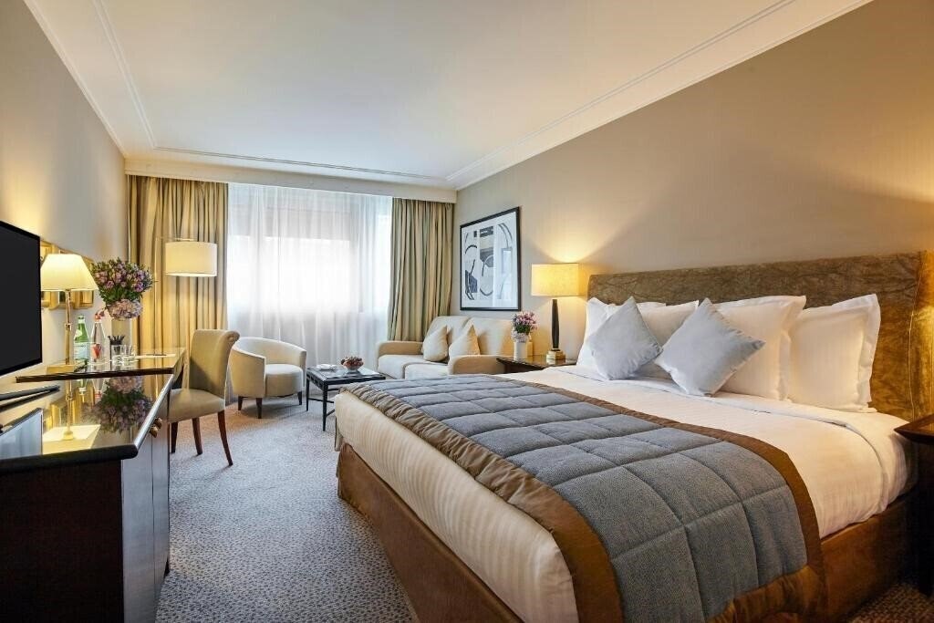 Hotel Warwick Champs-Elysees 4*