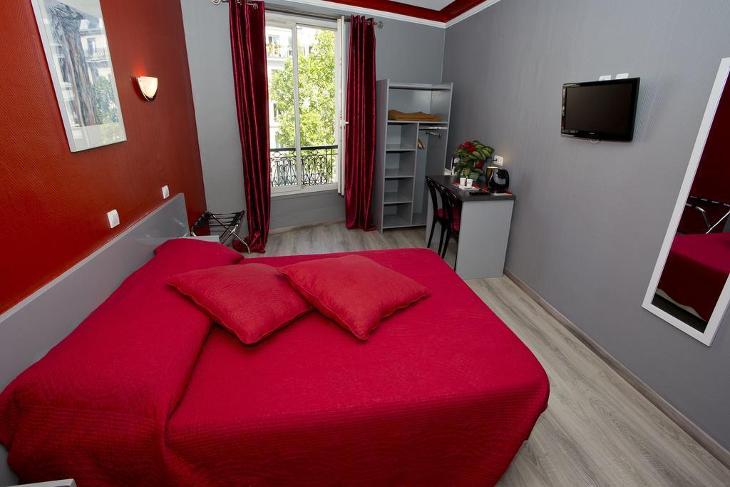 Hotel Hipotel Paris Voltaire Bastille 4*