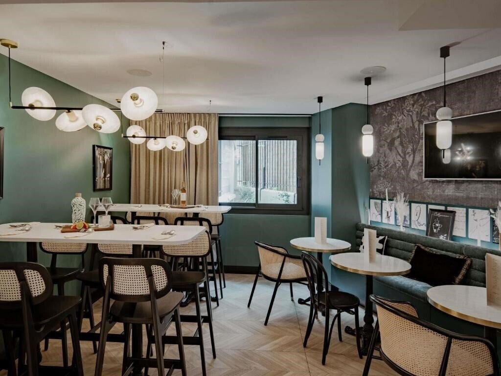 Imaginea Mercure Paris Tour Eiffel Pont Mirabeau 4*