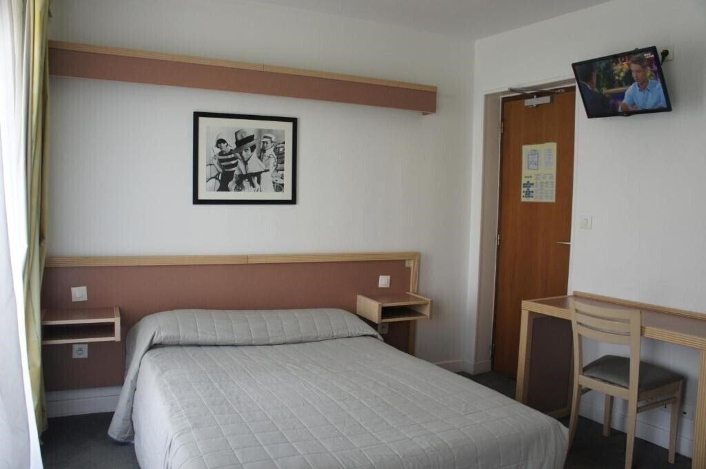 Фото Hotel Edgar Quinet 2*