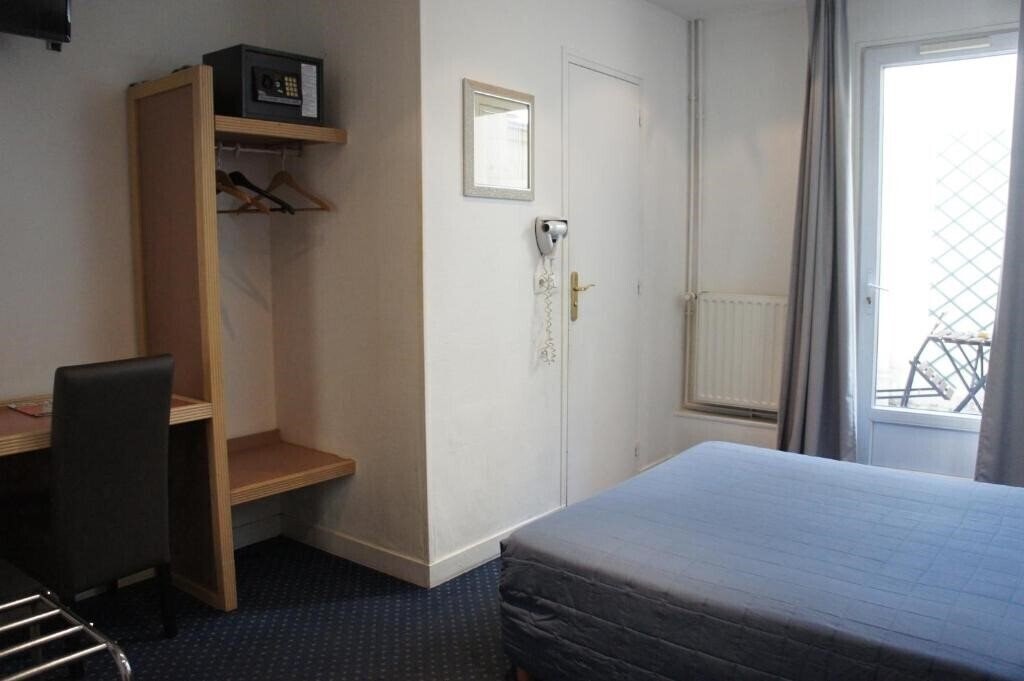 Картинка Hotel Edgar Quinet 2*