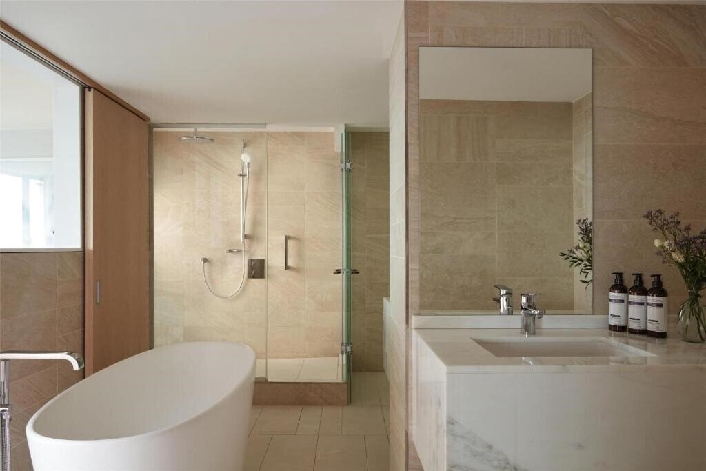 Imaginea Hyatt Regency Paris Etoile 4*