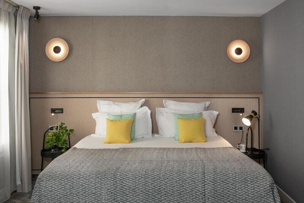 Imaginea Opera Marigny Hotel 4*