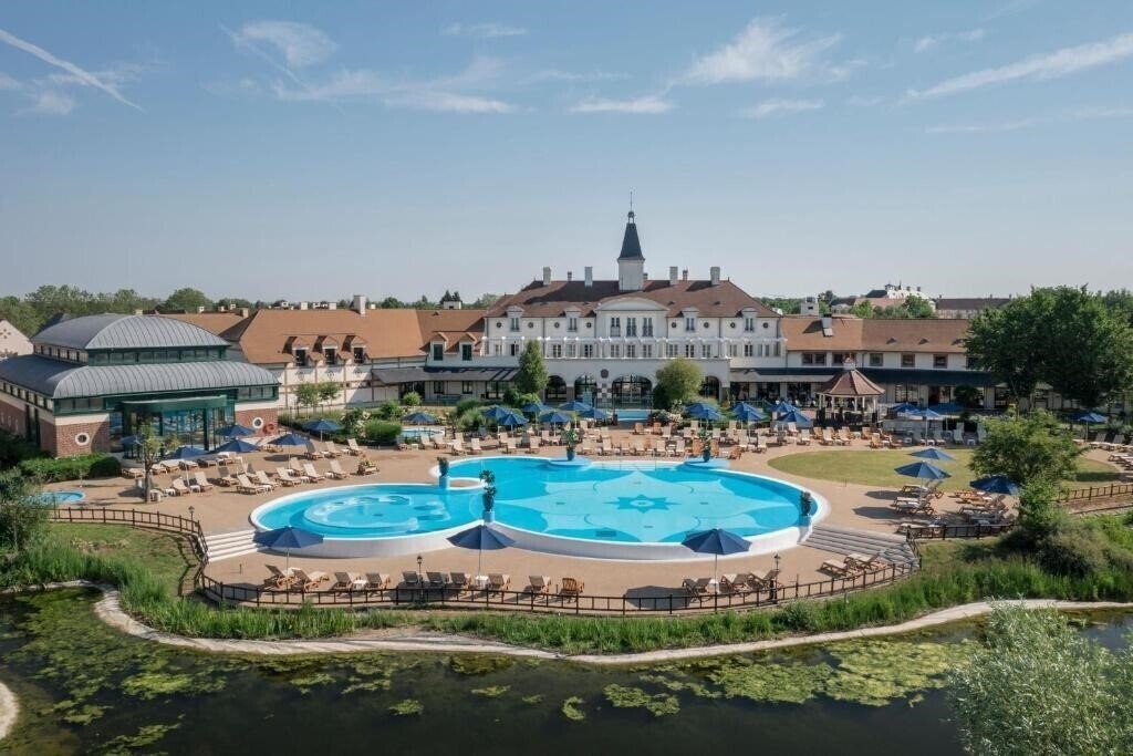 Hotel Marriot'S Village D'Ille De France 4*