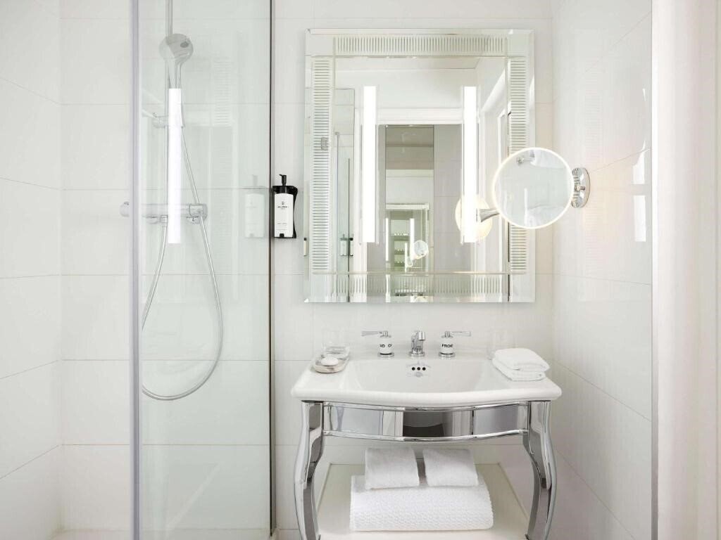 Imaginea Sofitel Paris Baltimore Tour Eiffel 5*