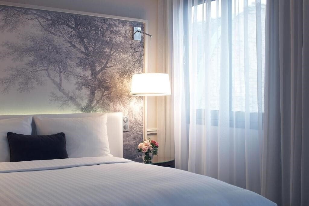 Fotografie Renaissance Paris Nobel Tour Eiffel Hotel (ex. Renaissance Paris Hotel Le Parc Trocadero) 4*