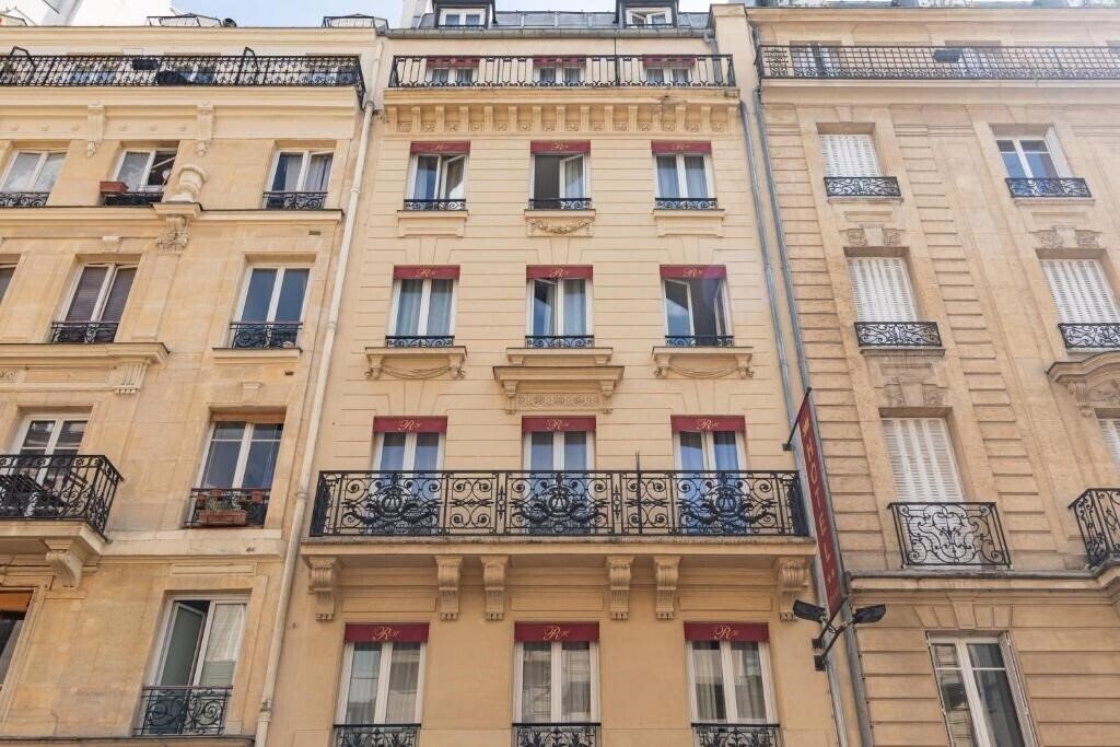 Отель Riviera 3*