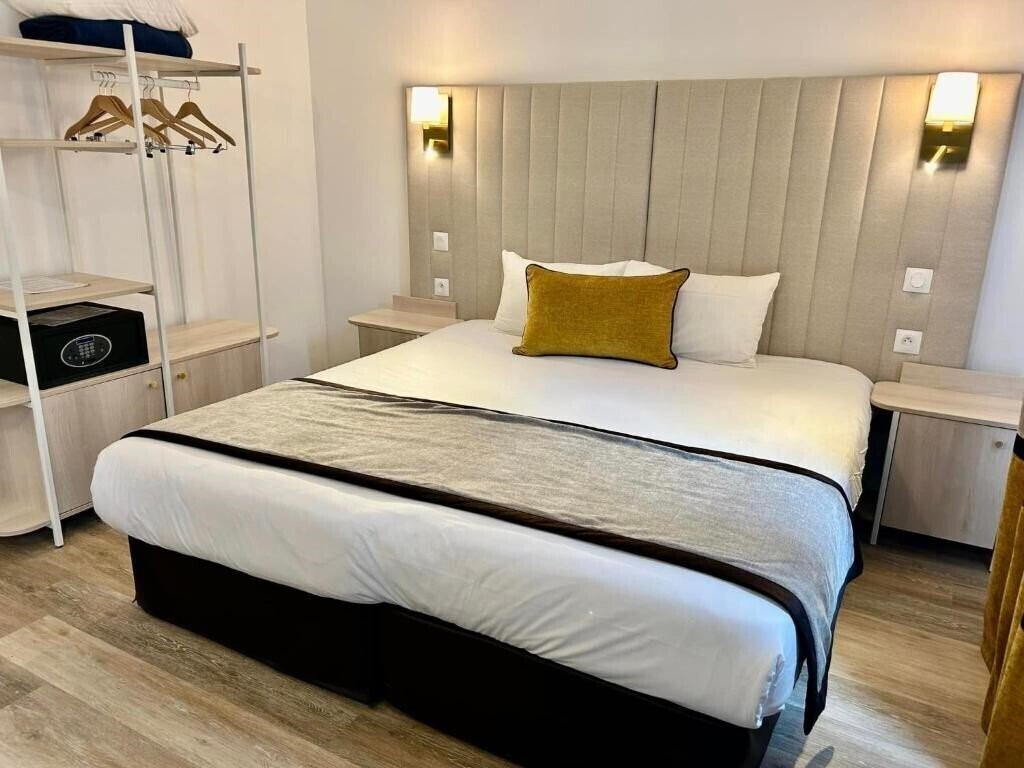 Fotografie Derby Eiffel 3*