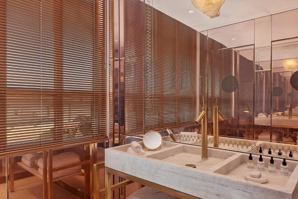 Imaginea 9confidentiel 5*