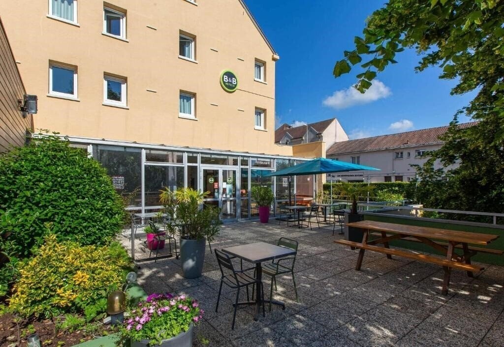 Hotel B&B Hotel Chartres Centre Cathedrale 3*