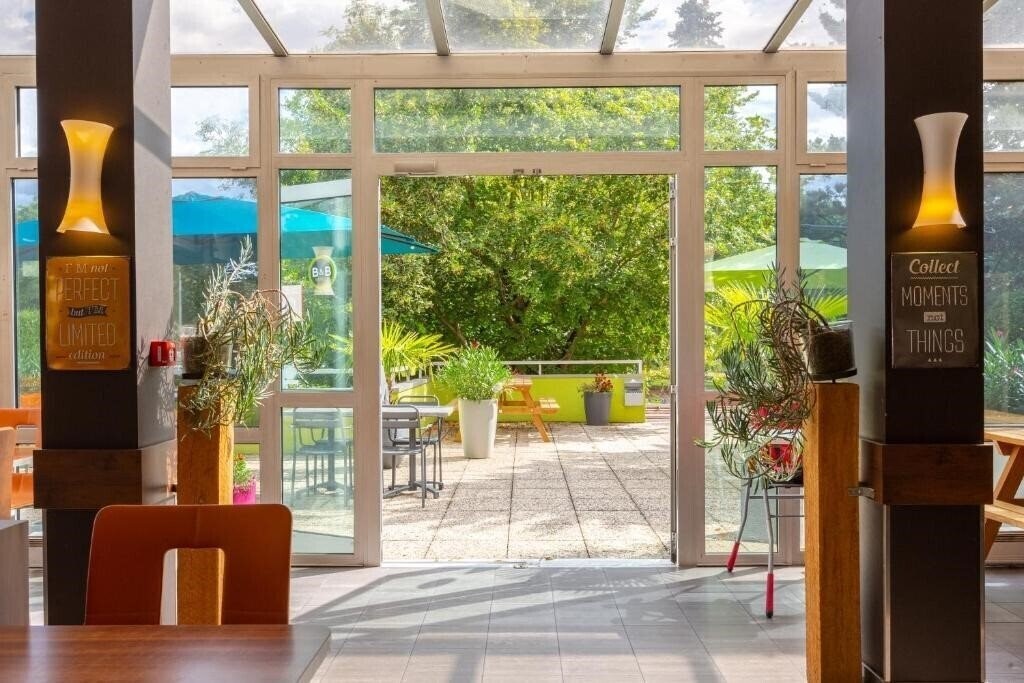 Fotografie B&B Hotel Chartres Centre Cathedrale 3*