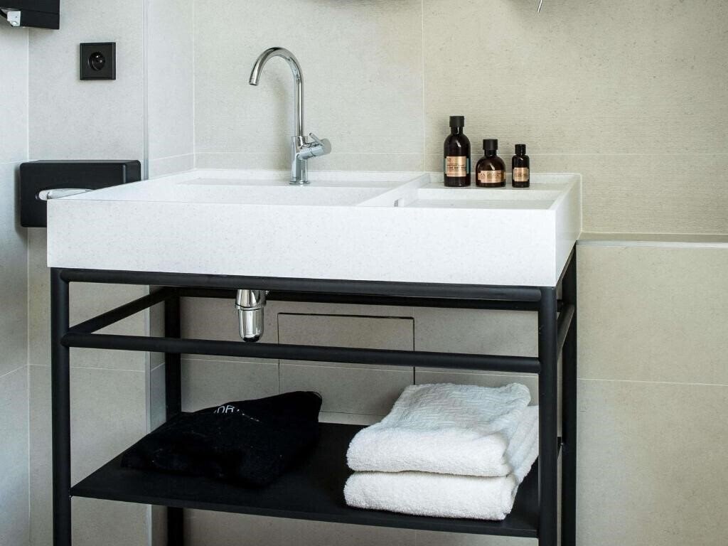 Фотография Hotel Mercure Paris 17 Batignolles (ex. Mercure Paris 17 Batignolles) 4*