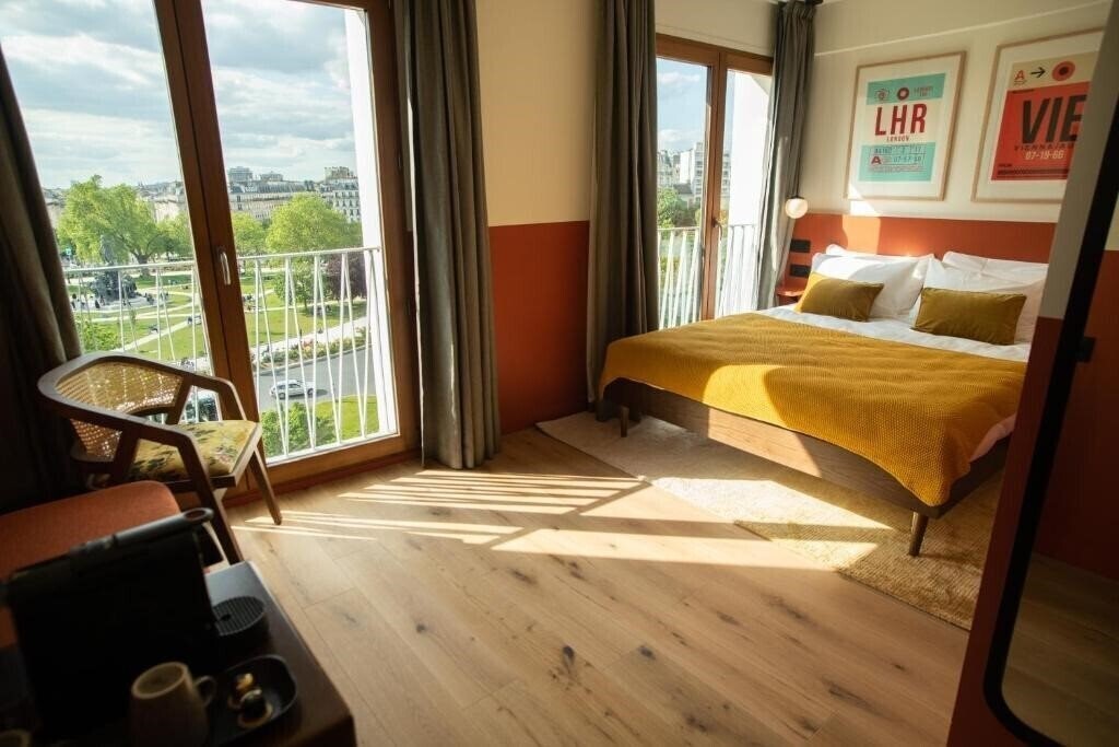 Отель The People Paris Nation 3*