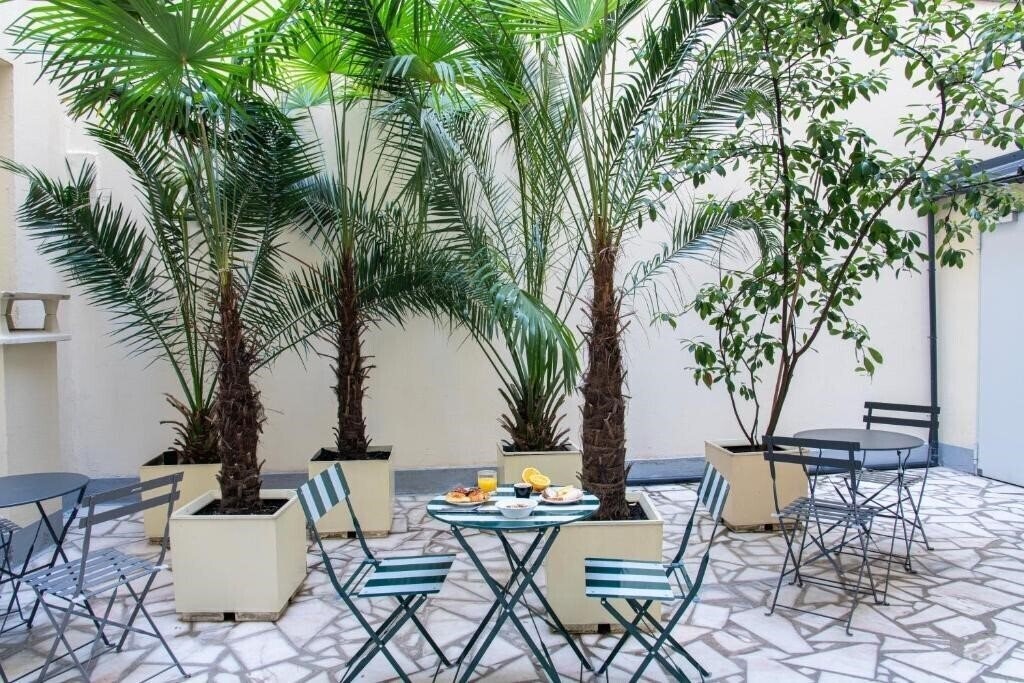 Отель Est Hotel 3*