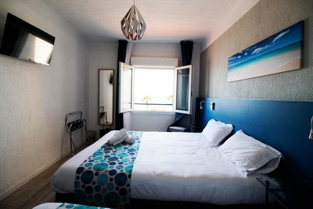 Hotel Adonis Six Fours (ex. Bel Azur Hotel) 2*