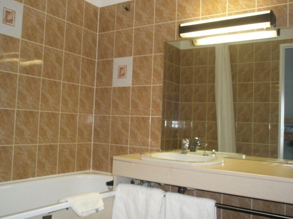 Фото Hotel Restaurant Pavillon Carina (ex. Hotel Carina Pavillon) 2*