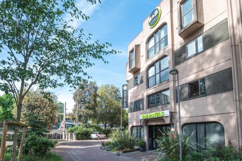 Отель B&B Hotel Rouen Centre Rive Gauche 3*