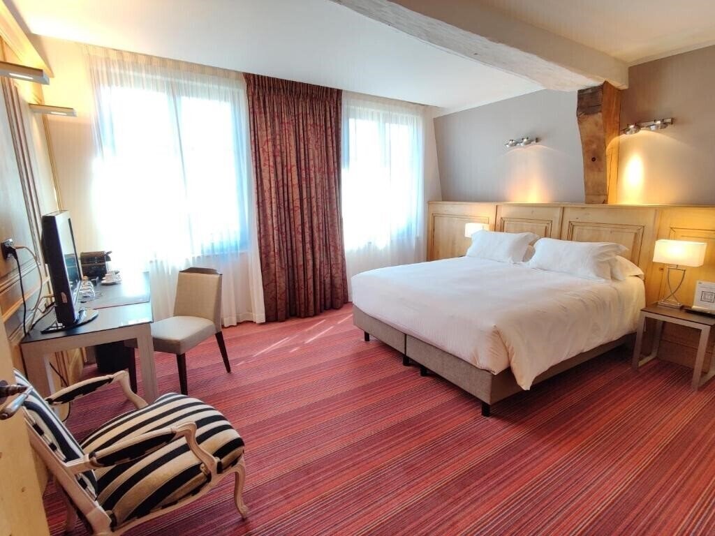 Картинка Hotel de Bourgtheroulde, Autograph Collection 5*