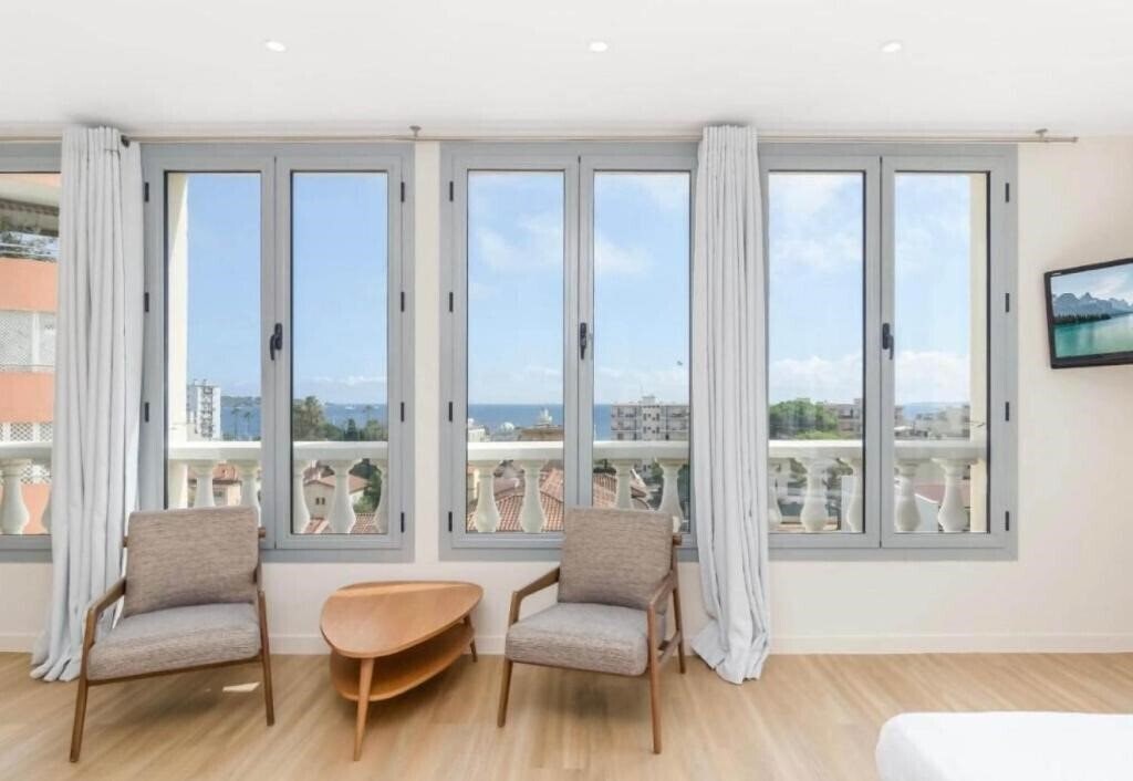 Imaginea B&B Hotel Antibes Juan Les Pins (ex. B&B Hotel Antibes Juan-Les-Pins) 3*