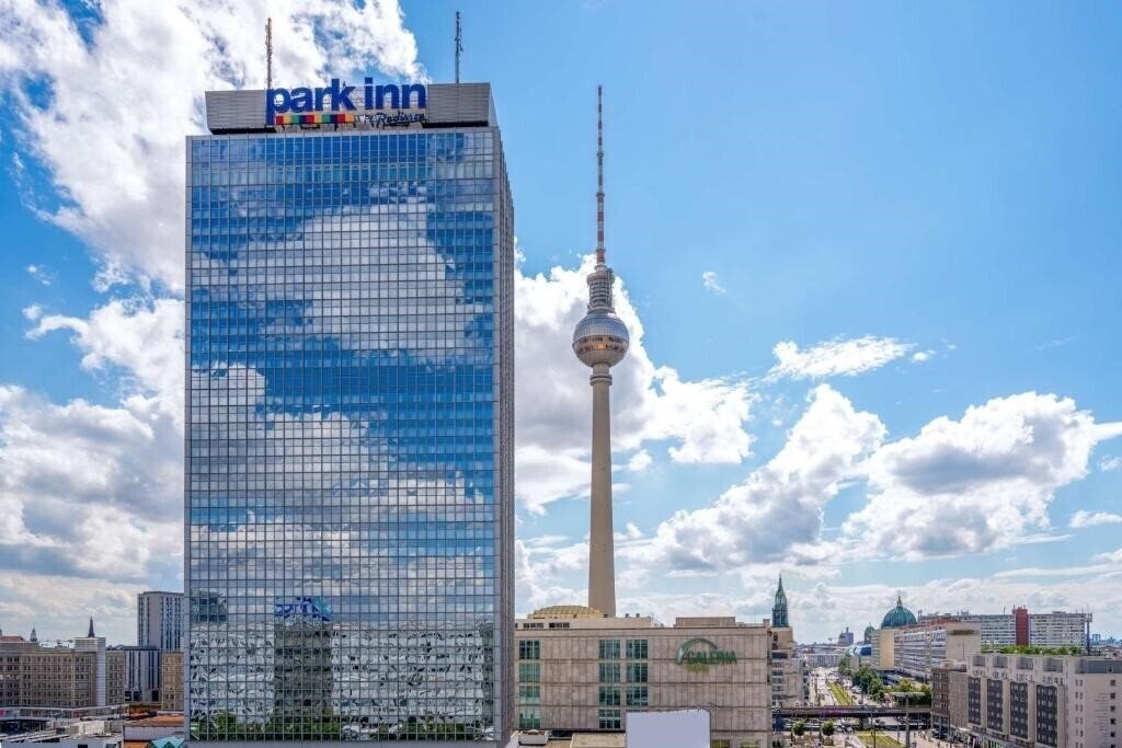 Fotografie Park-Inn Berlin Alexanderplatz 4*