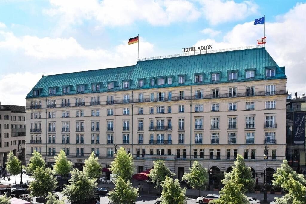 Отель Adlon Kempinski 5*