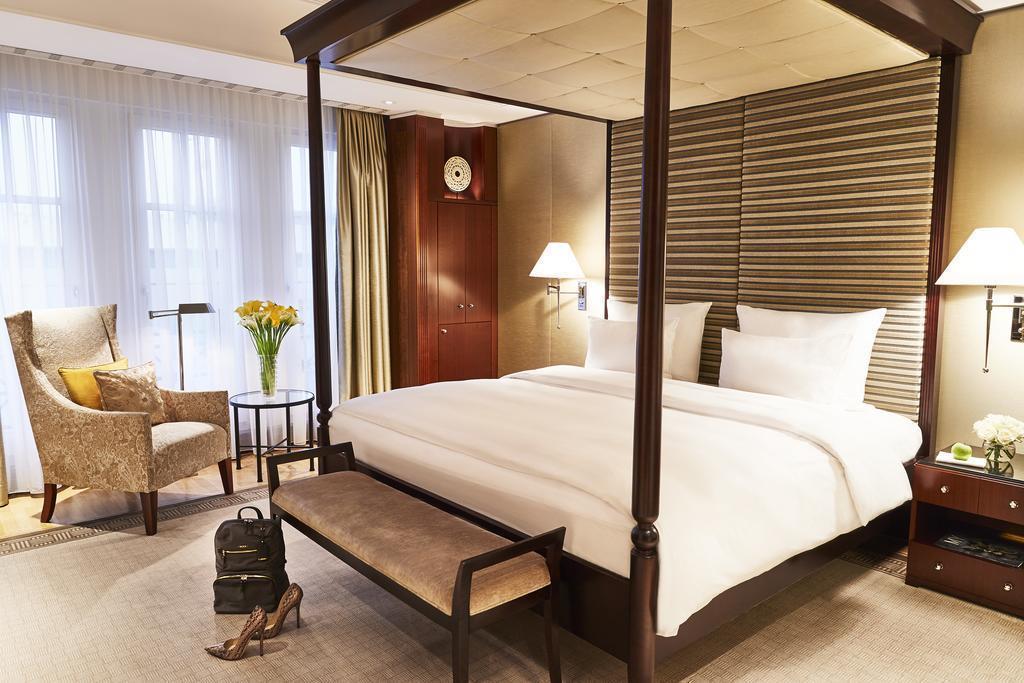 Картинка Adlon Kempinski 5*